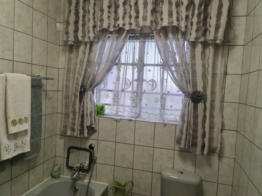 3 Bedroom Property for Sale in Waterval East North West